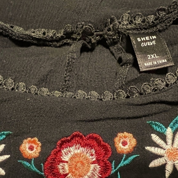 SHEIN Black Top w/ Embroidered Flower Detail (2XL) - Picture 6 of 8